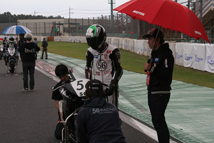 パドックにて